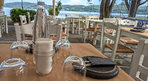 Housmeti Restaurant Kastoria – ΕΞΩΤΕΡΙΚΑ ΚΑΘΙΣΜΑΤΑ